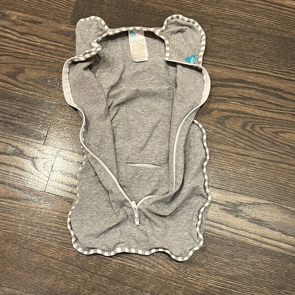 Love To Dream Swaddle Up Original Grey 1.0 TOG - Picture 4 of 10